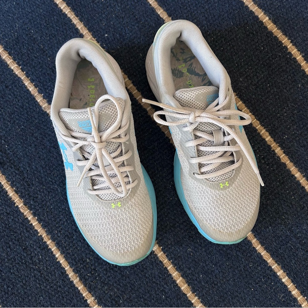 Under Armour Running Shoes Size 9 US